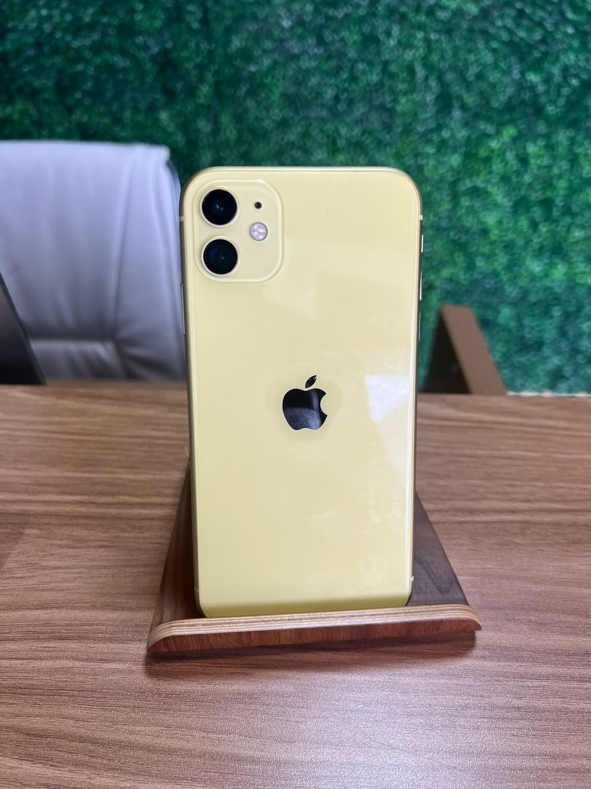 Pre-owned iPhone 11 (64GB Yellow) - A grade (no face id)